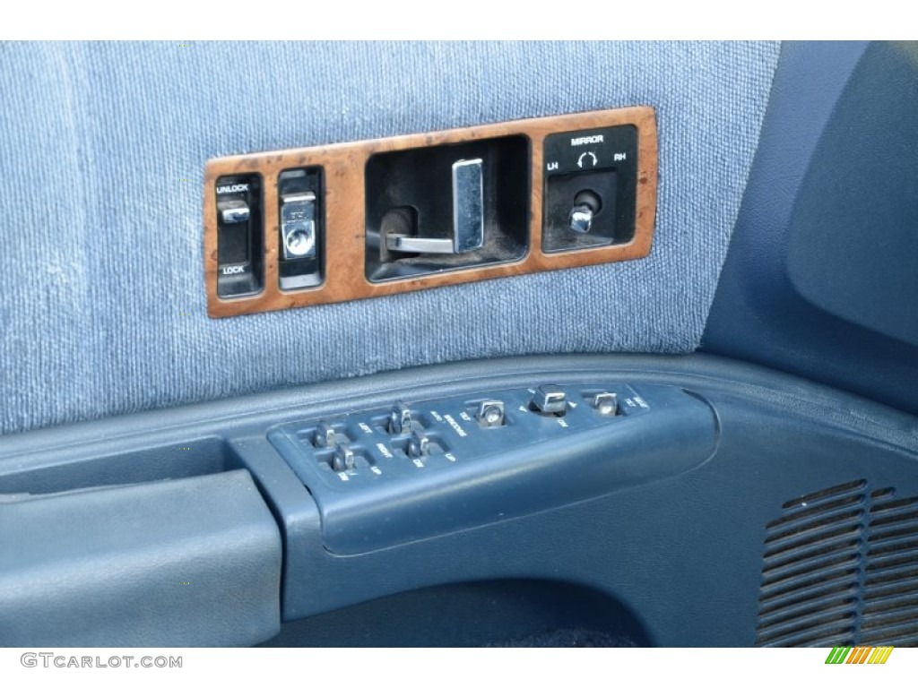 1992 Chevrolet Caprice Sedan Controls Photo #75679749