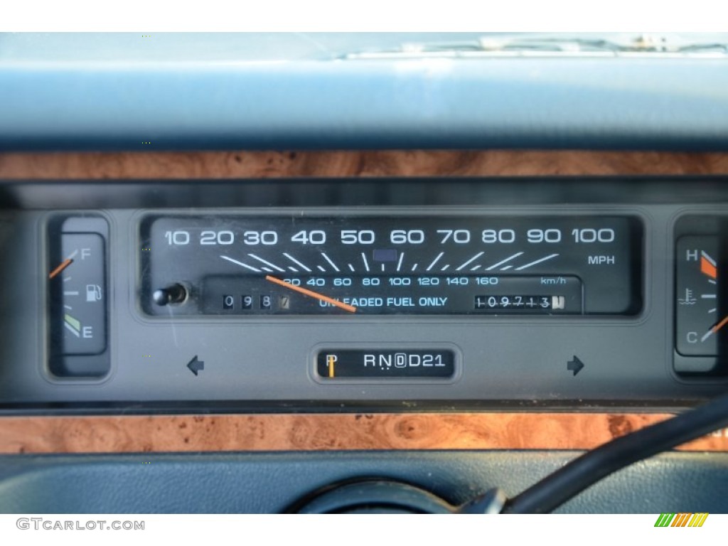 1992 Caprice Sedan - Arctic White / Blue photo #18