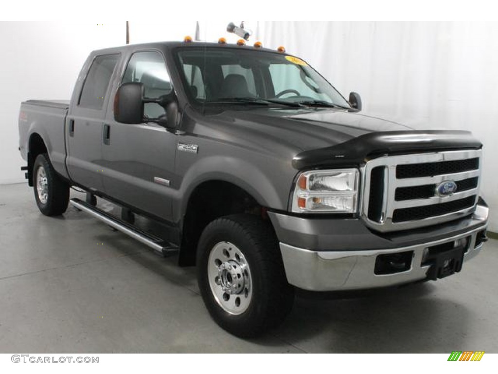 2006 F250 Super Duty FX4 Crew Cab 4x4 - Dark Shadow Gray Metallic / Medium Flint photo #5