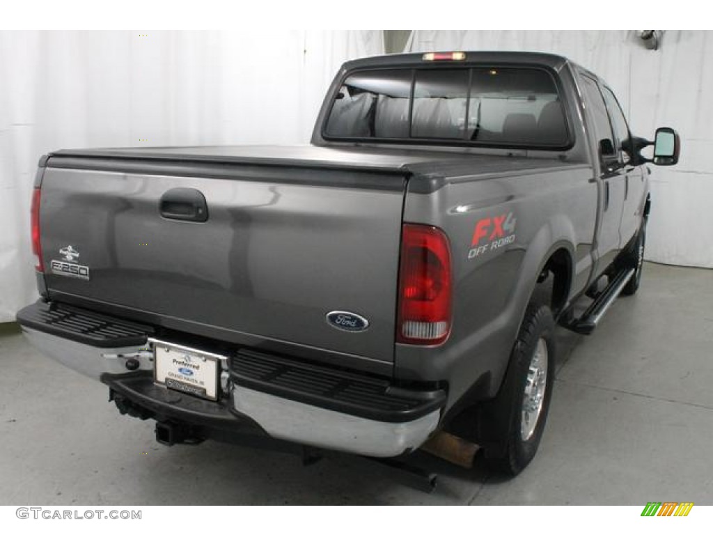 2006 F250 Super Duty FX4 Crew Cab 4x4 - Dark Shadow Gray Metallic / Medium Flint photo #7
