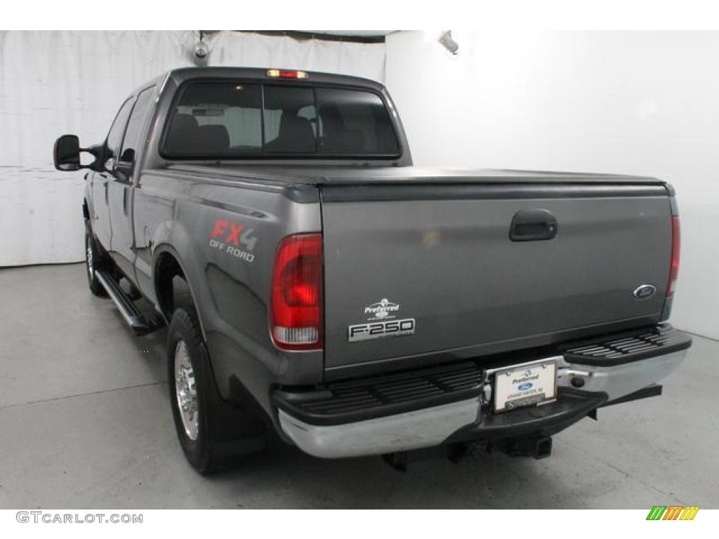 2006 F250 Super Duty FX4 Crew Cab 4x4 - Dark Shadow Gray Metallic / Medium Flint photo #9