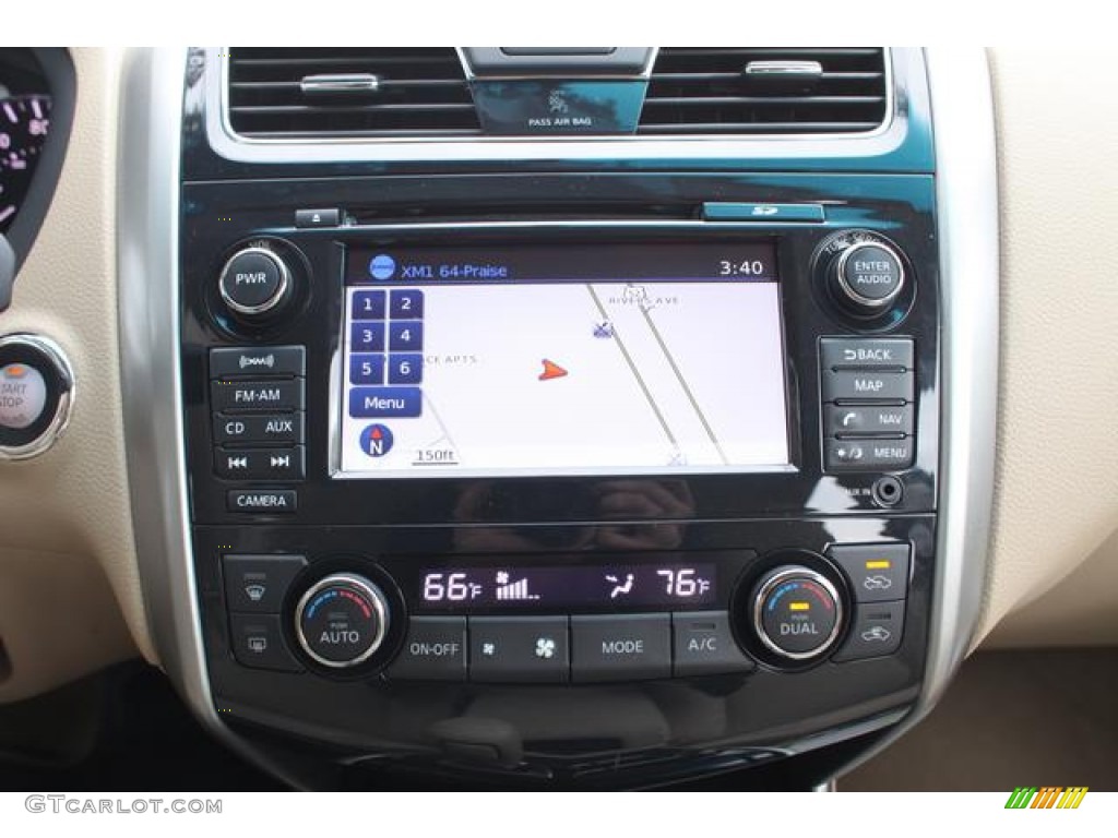 2013 Nissan Altima 2.5 SV Navigation Photos