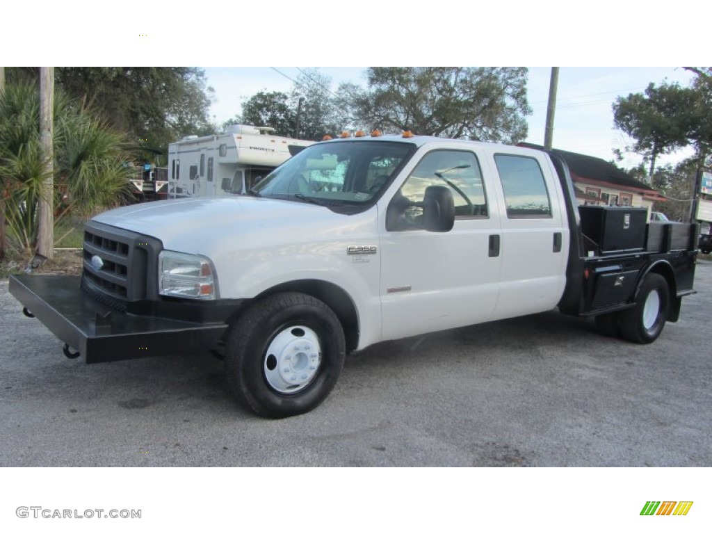 Oxford White 2005 Ford F350 Super Duty XL Crew Cab Chassis Exterior Photo #75683655