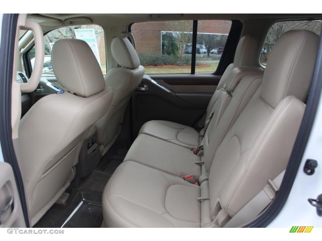 2012 Nissan Pathfinder LE Interior Color Photos