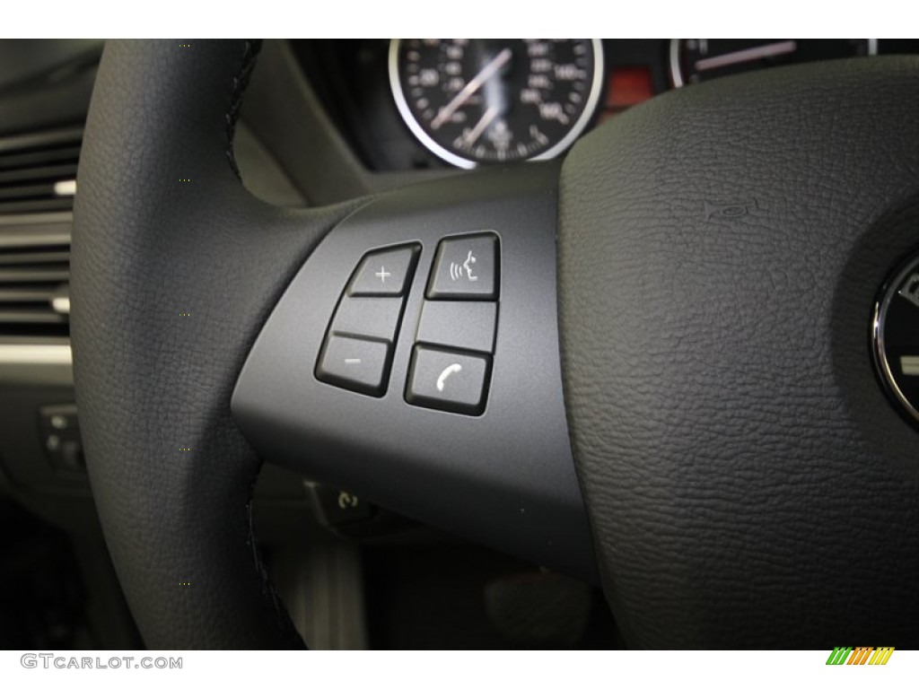 2013 BMW X5 xDrive 35d Controls Photo #75684417