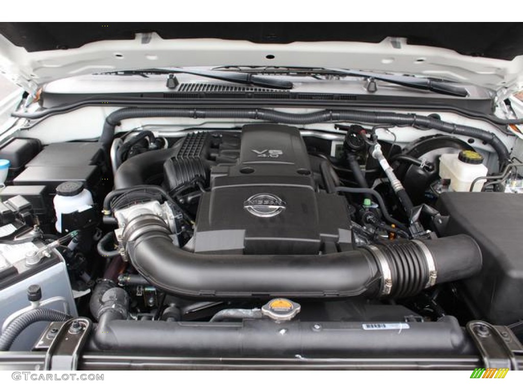 2012 Nissan Pathfinder LE Engine Photos