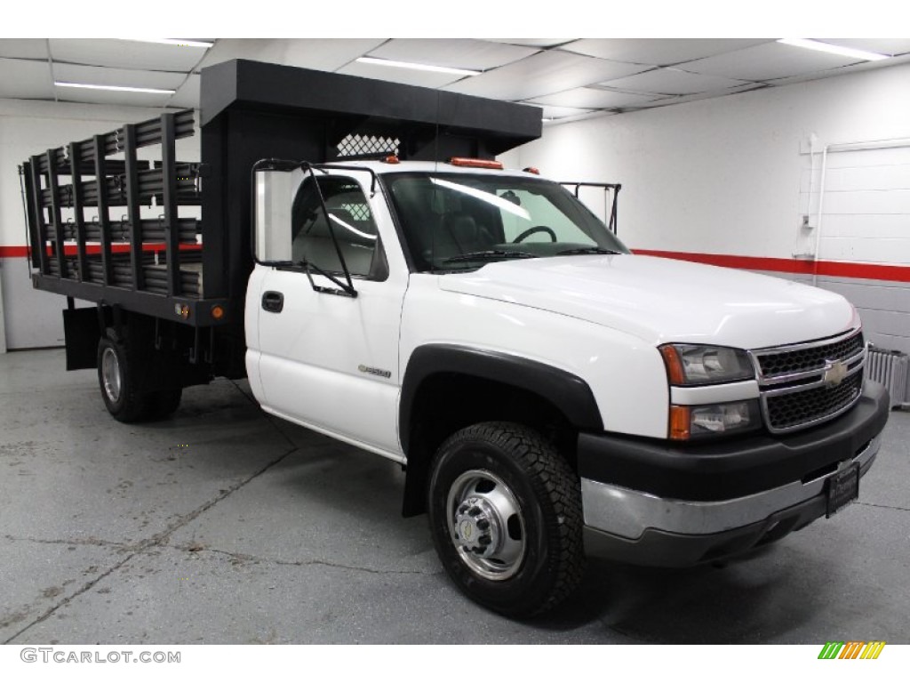 2005 Silverado 3500 Regular Cab 4x4 Chassis - Summit White / Dark Charcoal photo #2