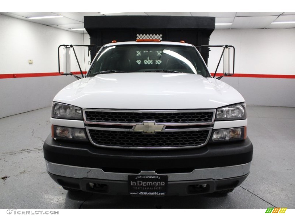 2005 Silverado 3500 Regular Cab 4x4 Chassis - Summit White / Dark Charcoal photo #4