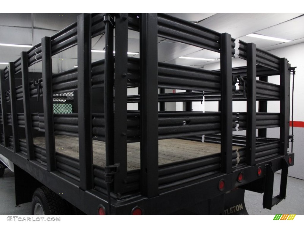 2005 Silverado 3500 Regular Cab 4x4 Chassis - Summit White / Dark Charcoal photo #13