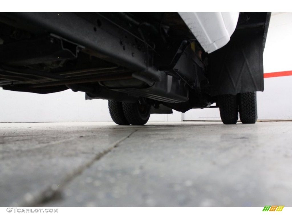 2005 Silverado 3500 Regular Cab 4x4 Chassis - Summit White / Dark Charcoal photo #34