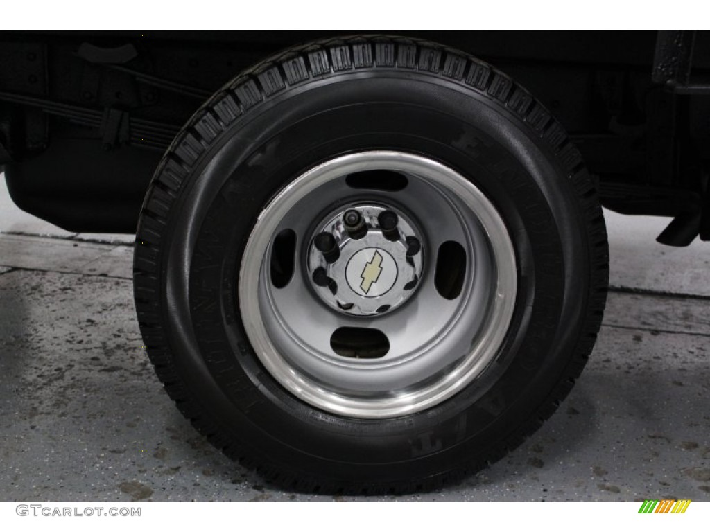 2005 Silverado 3500 Regular Cab 4x4 Chassis - Summit White / Dark Charcoal photo #39
