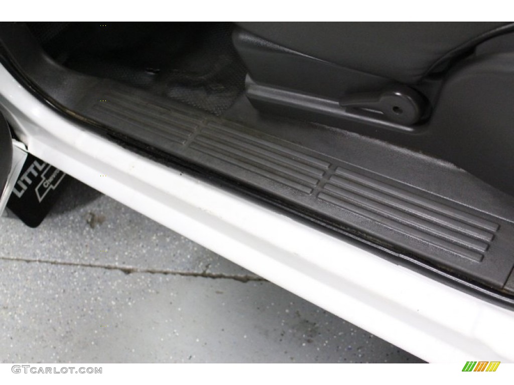 2005 Silverado 3500 Regular Cab 4x4 Chassis - Summit White / Dark Charcoal photo #49