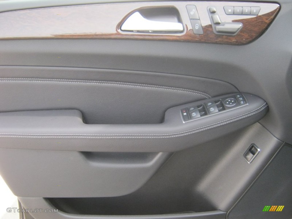 2013 Mercedes-Benz ML 350 BlueTEC 4Matic Black Door Panel Photo #75688005