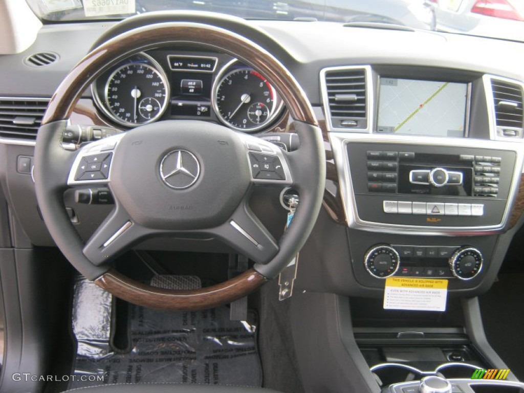 2013 Mercedes-Benz ML 350 BlueTEC 4Matic Controls Photo #75688062