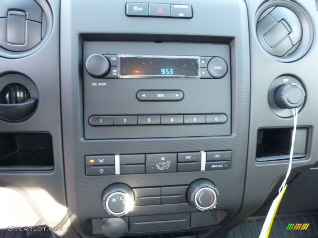 2013 Ford F150 XL Regular Cab Controls Photo #75689543