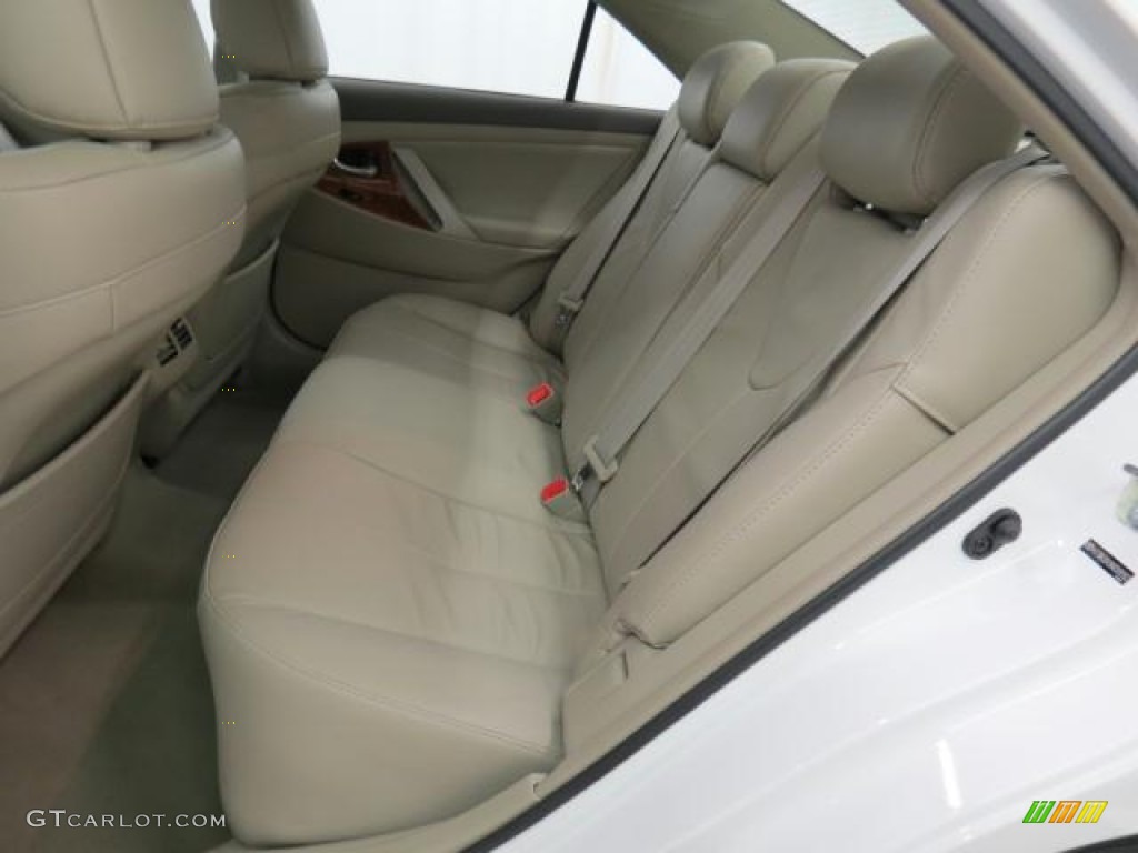 2010 Camry XLE V6 - Super White / Ash Gray photo #6