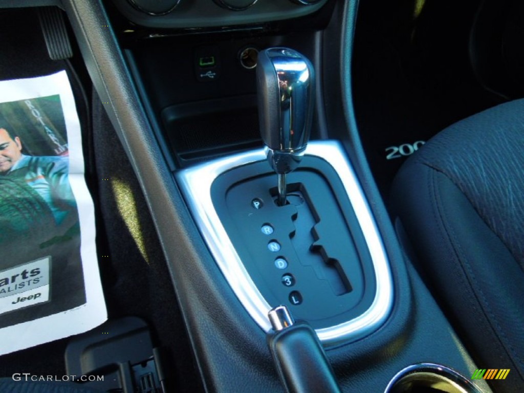 2013 Chrysler 200 LX Sedan Transmission Photos