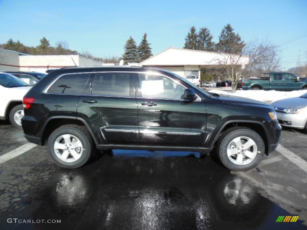 2013 Grand Cherokee Laredo X Package 4x4 - Black Forest Green Pearl / Dark Graystone/Medium Graystone photo #5