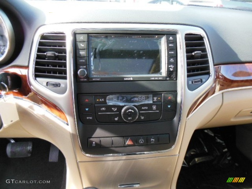 2013 Grand Cherokee Limited 4x4 - True Blue Pearl / Black/Light Frost Beige photo #17