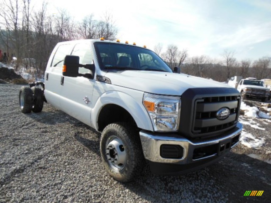 Oxford White 2013 Ford F350 Super Duty XL Crew Cab 4x4 Chassis Exterior Photo #75703020