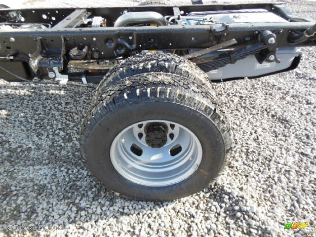 2013 Ford F350 Super Duty XL Crew Cab 4x4 Chassis Wheel Photo #75703131