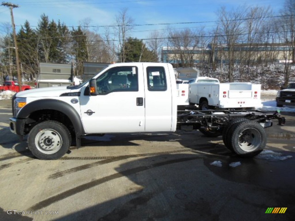 Oxford White 2013 Ford F550 Super Duty XL SuperCab 4x4 Chassis Exterior Photo #75703701