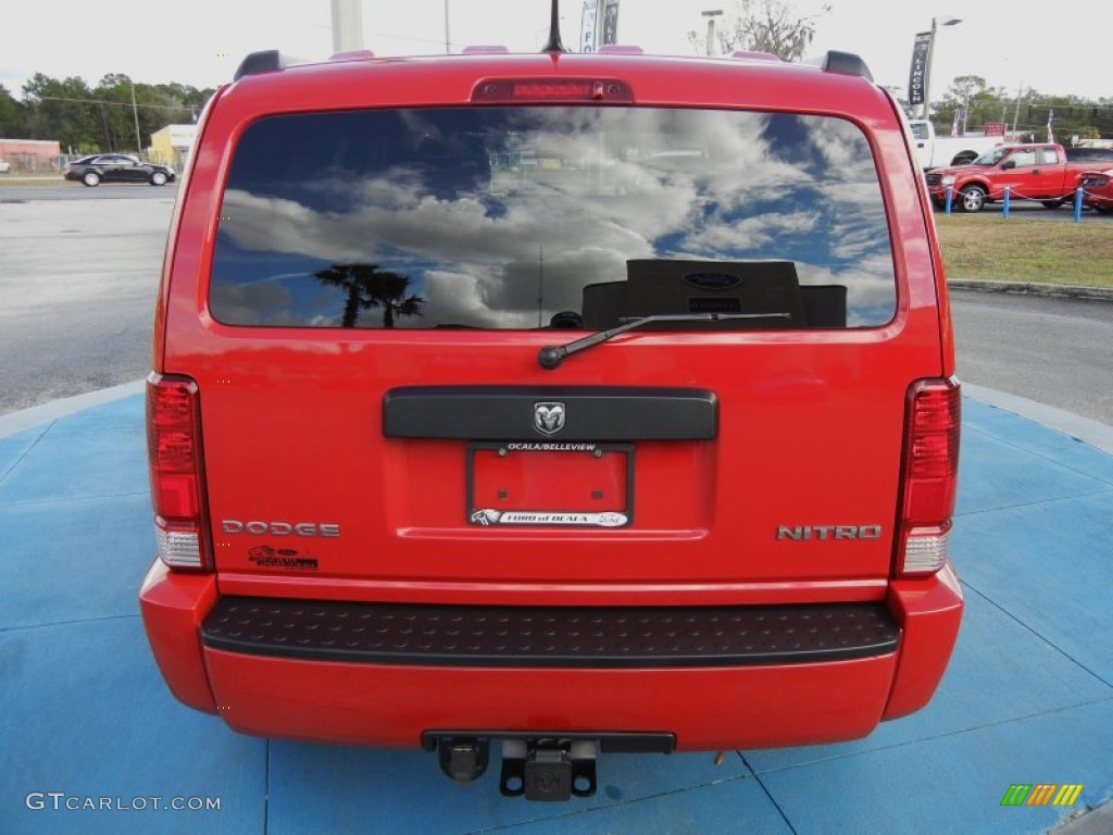 2011 Nitro Heat 4x4 - Redline 2-Coat Pearl / Dark Slate Gray photo #4