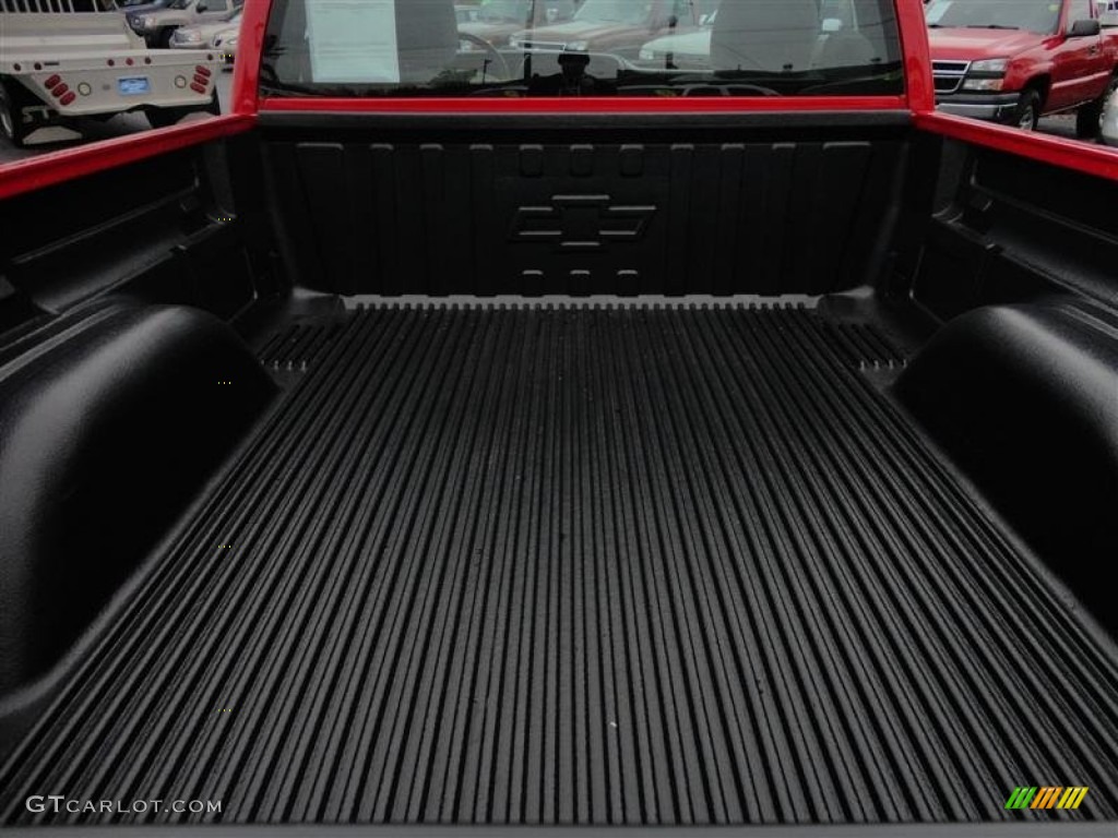 2006 Silverado 1500 Work Truck Regular Cab 4x4 - Victory Red / Dark Charcoal photo #7