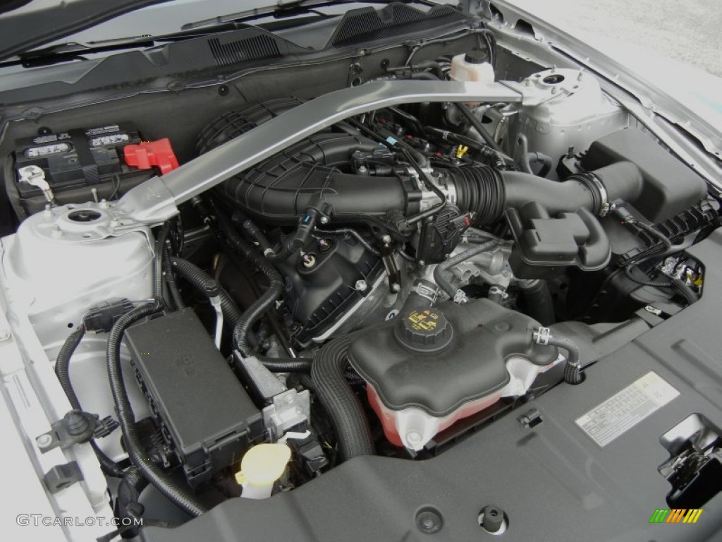 2013 Ford Mustang V6 Premium Convertible 3.7 Liter DOHC 24-Valve Ti-VCT V6 Engine Photo #75707970