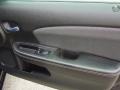 Blackberry Pearl - Avenger SXT Photo No. 19