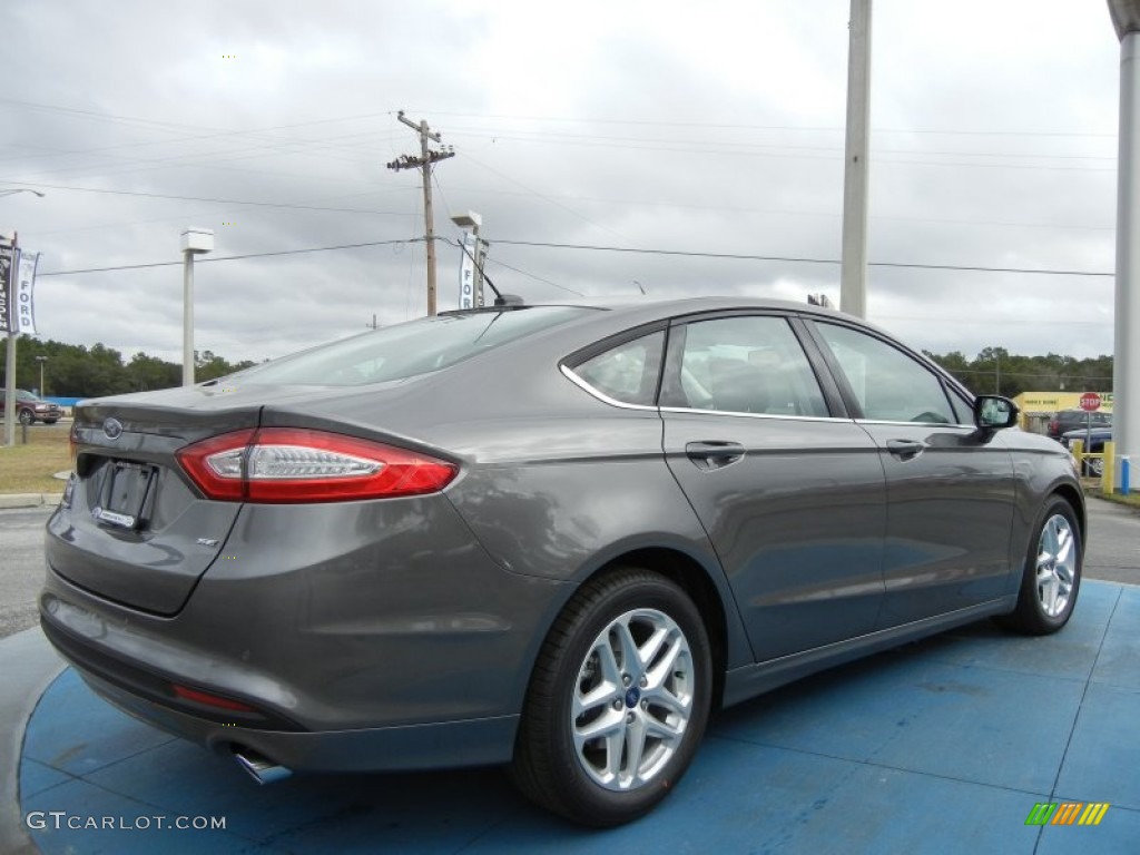 2013 Fusion SE - Sterling Gray Metallic / Charcoal Black photo #3