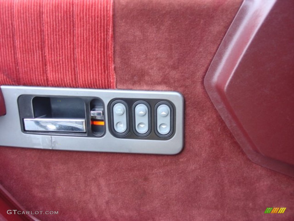 1990 Chevrolet C/K C1500 454 SS Controls Photo #75711512