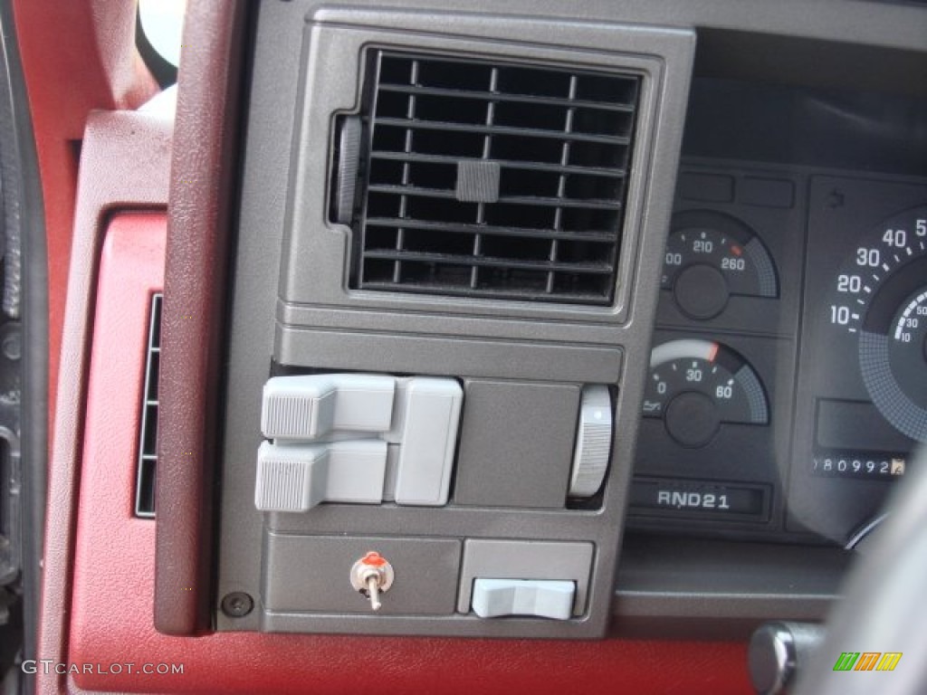 1990 Chevrolet C/K C1500 454 SS Controls Photo #75711582