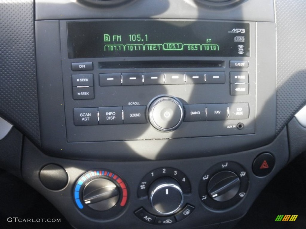 2010 Aveo LS Sedan - Victory Red / Charcoal photo #7