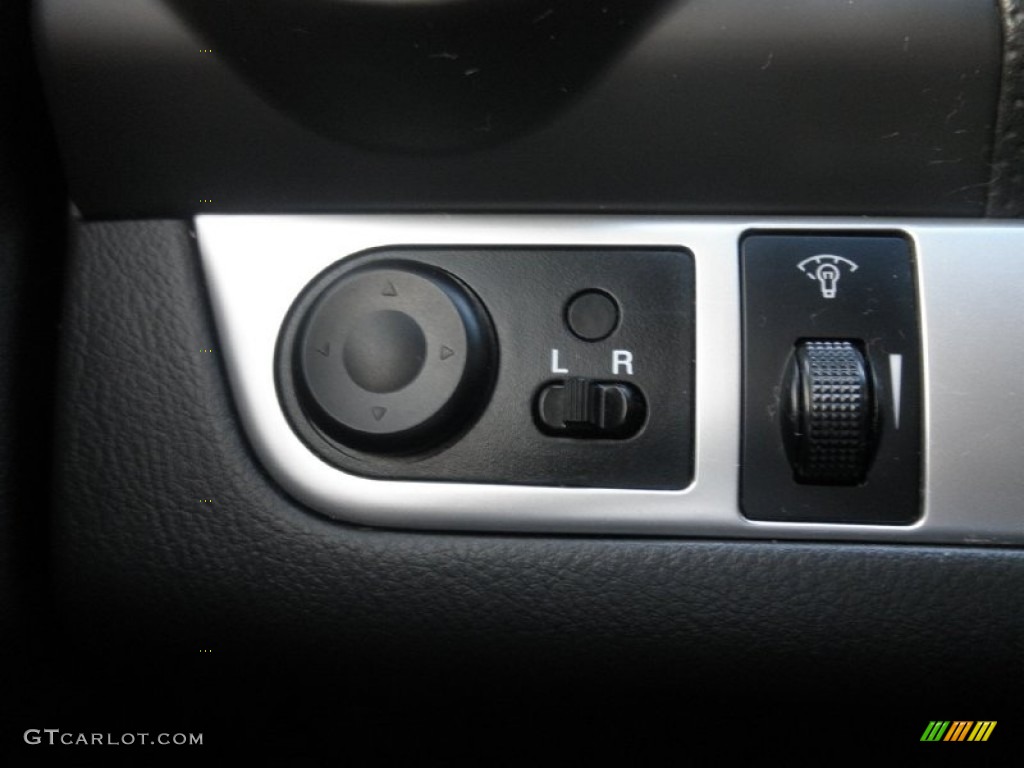 2010 Aveo LS Sedan - Victory Red / Charcoal photo #13