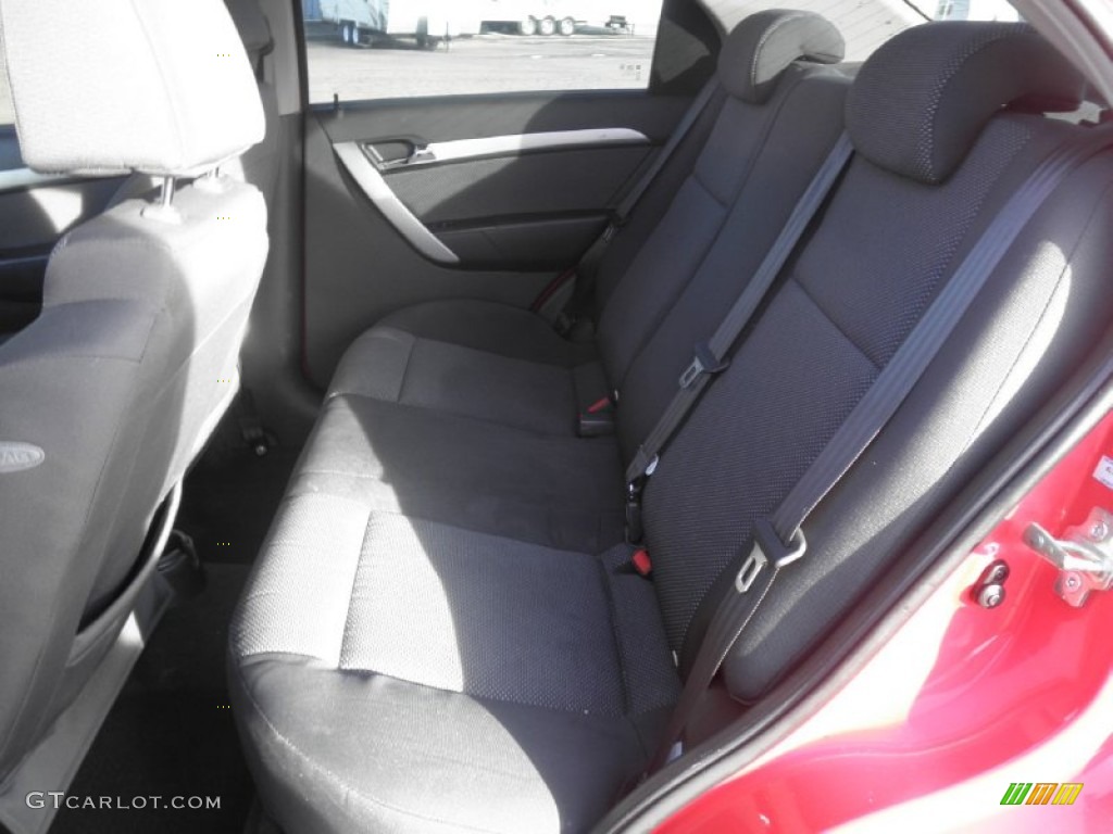 2010 Aveo LS Sedan - Victory Red / Charcoal photo #16