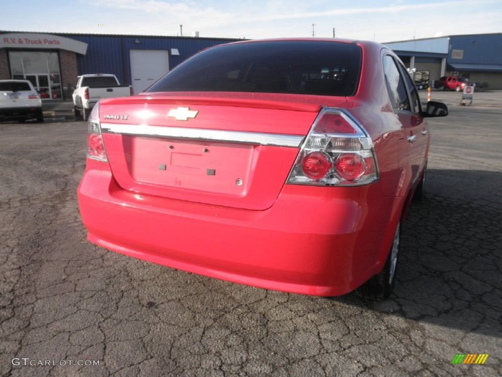2010 Aveo LS Sedan - Victory Red / Charcoal photo #19