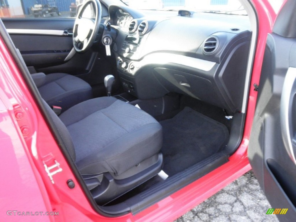 2010 Aveo LS Sedan - Victory Red / Charcoal photo #21