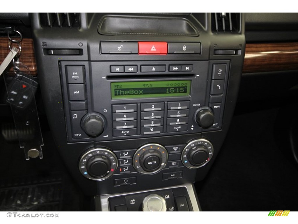 2010 Land Rover LR2 HSE Controls Photo #75712644