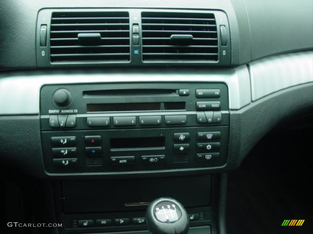 2004 3 Series 325xi Sedan - Jet Black / Black photo #13