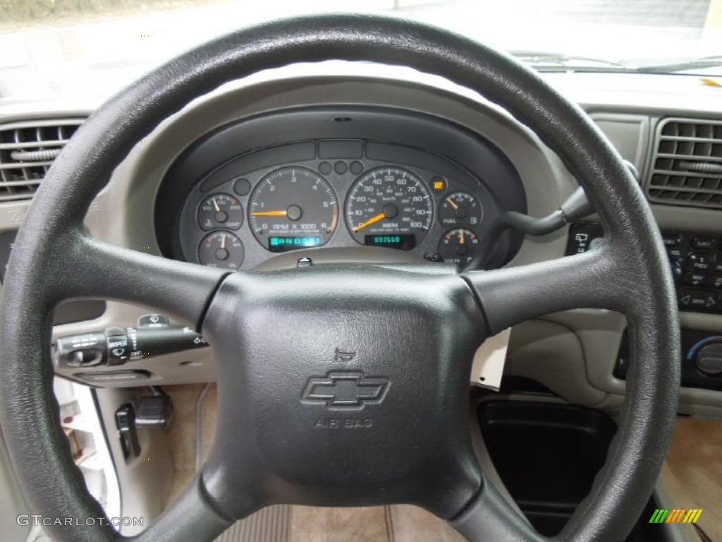 2001 Chevrolet Blazer LS Medium Gray Steering Wheel Photo #75717612