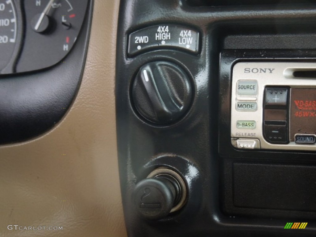 2000 Ford Ranger XL Regular Cab 4x4 Controls Photos