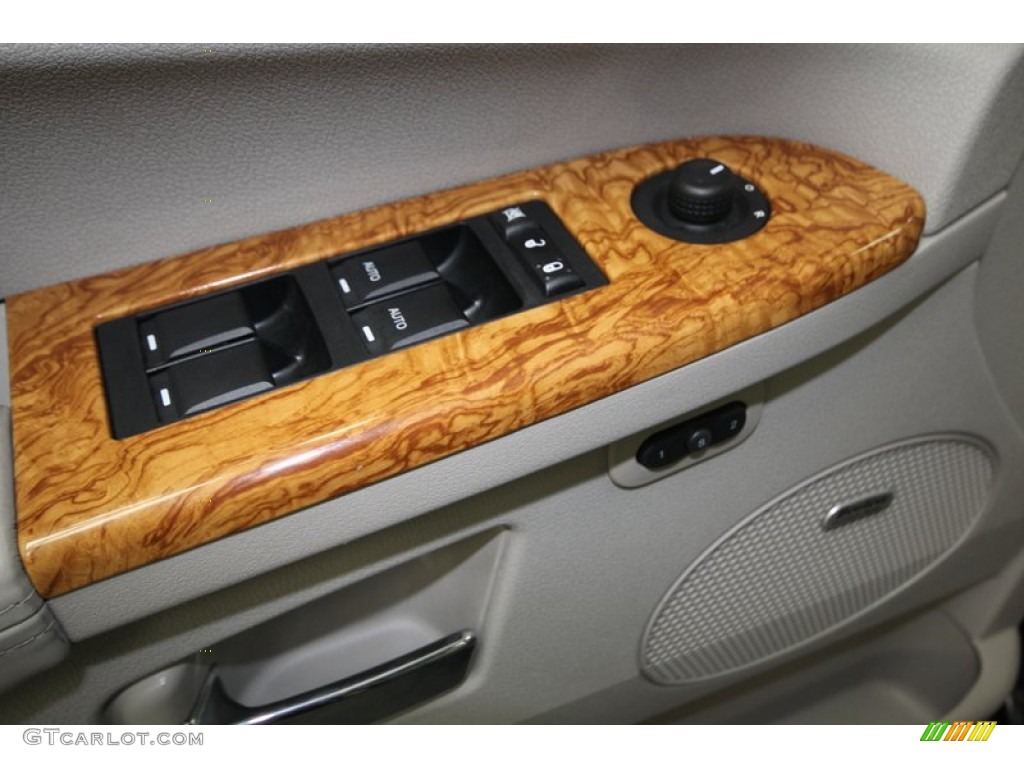 2009 Jeep Grand Cherokee Limited Controls Photo #75724635