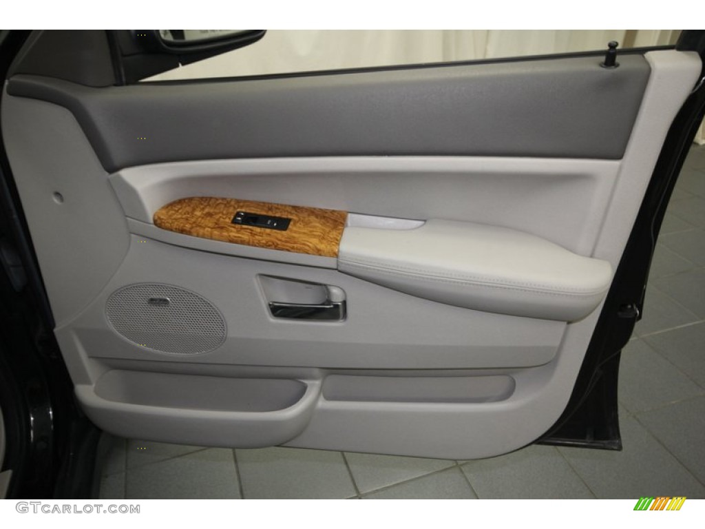 2009 Jeep Grand Cherokee Limited Door Panel Photos