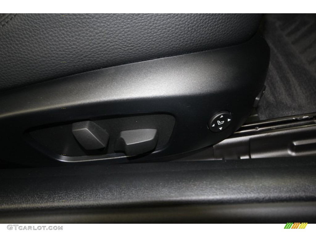2010 3 Series 335i Convertible - Black Sapphire Metallic / Black photo #32