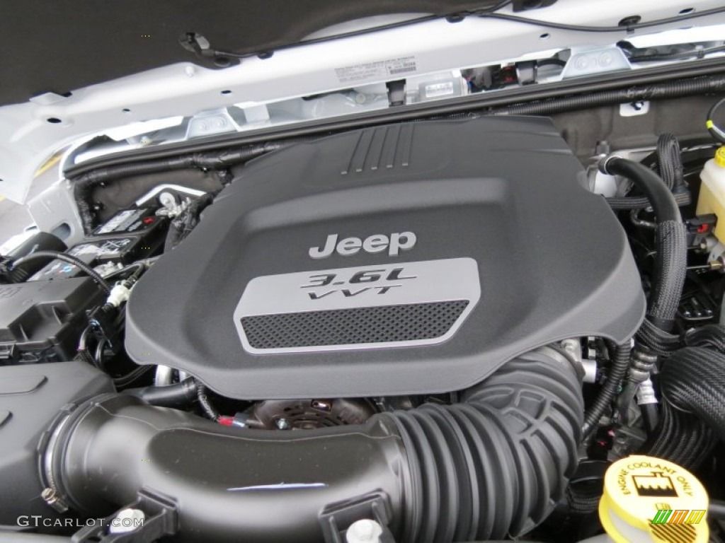 2013 Jeep Wrangler Unlimited Moab Edition 4x4 3.6 Liter DOHC 24-Valve VVT Pentastar V6 Engine Photo #75727295