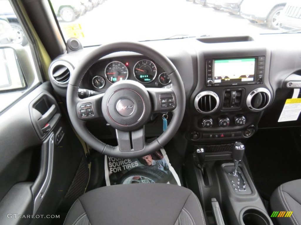 2013 Jeep Wrangler Unlimited Rubicon 4x4 Black Dashboard Photo #75728258