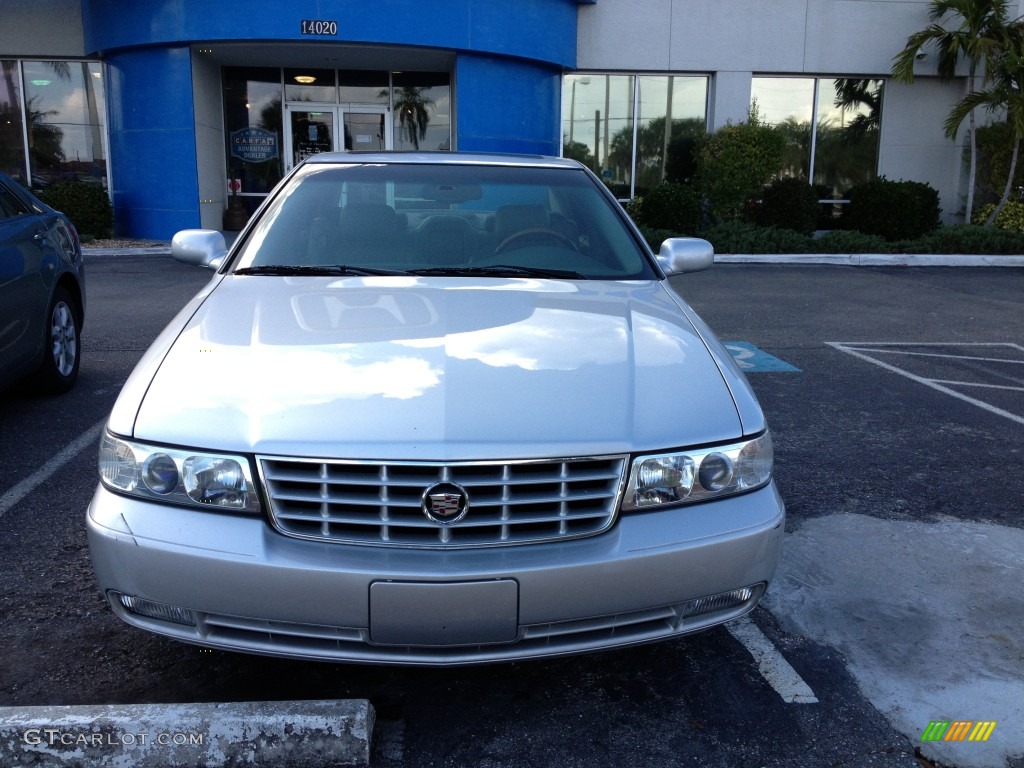 2002 Seville STS - Sterling Silver / Dark Gray photo #2