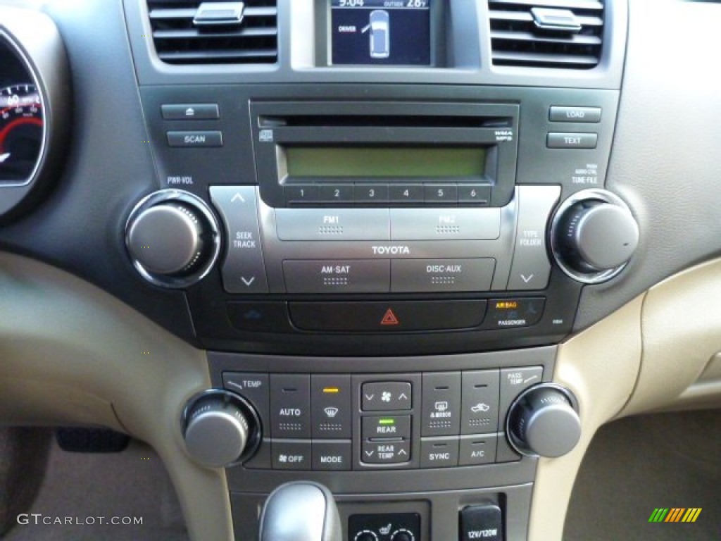 2010 Toyota Highlander SE 4WD Controls Photo #75732885