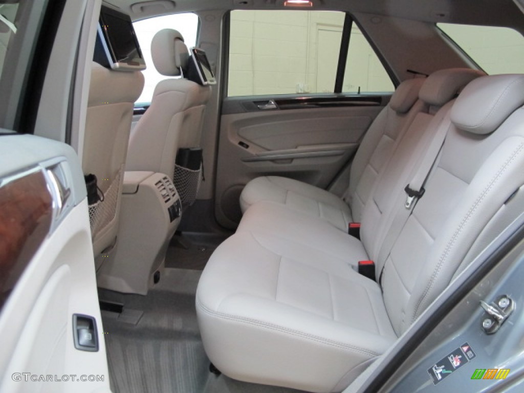 2010 ML 350 4Matic - Palladium Silver Metallic / Ash photo #17